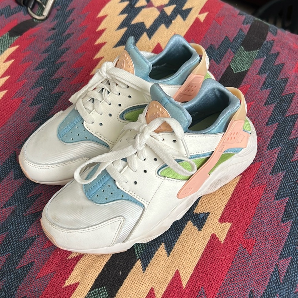Nike hurache us size 8